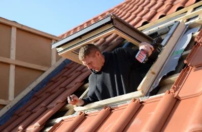 Pose de fenêtres de toit Velux à Volpajola